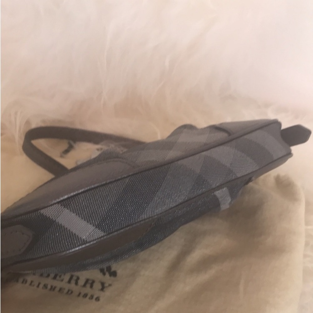 BURBERRY - Picture 5 of 9